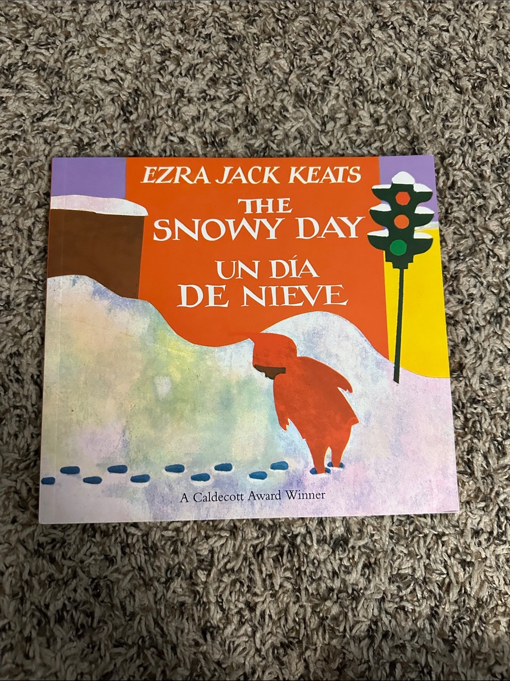 The Snowy Day / Un Día de Nieve - Kids Book